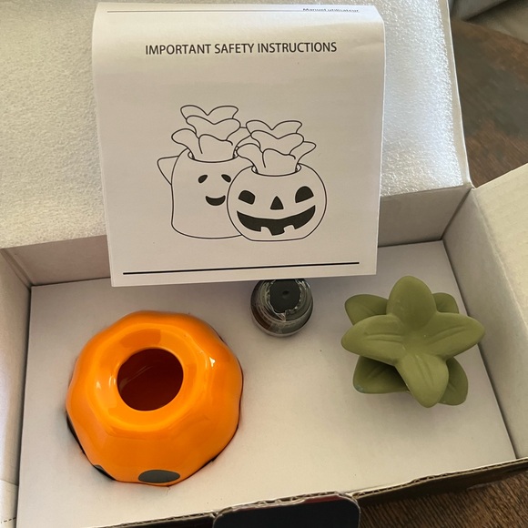 BLUZEN Halloween Pumpkin Jack-O-Lantern Ceramic Oil Diffuser - Picture 10 of 12